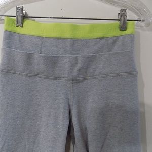 LULULEMON Live Natural Pant with Lime Waist, 6 NEW